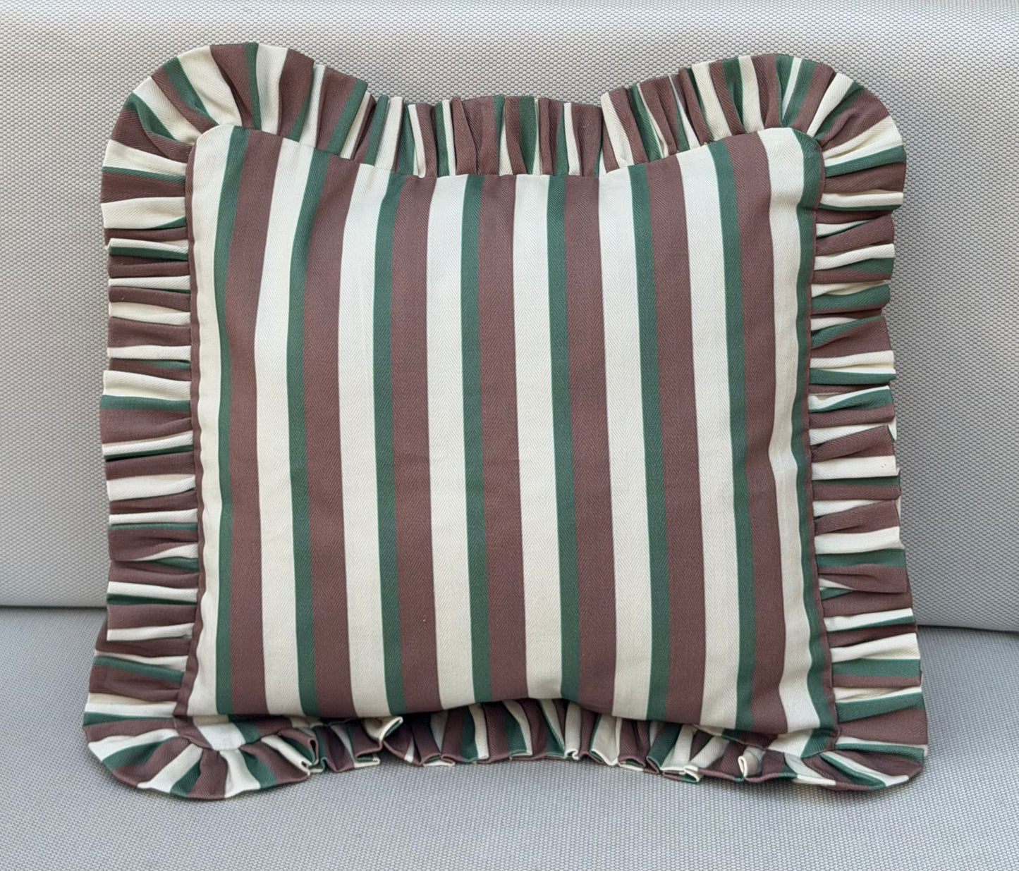 Renkli Fırfırlı Kırlent Kılıfı 50x50