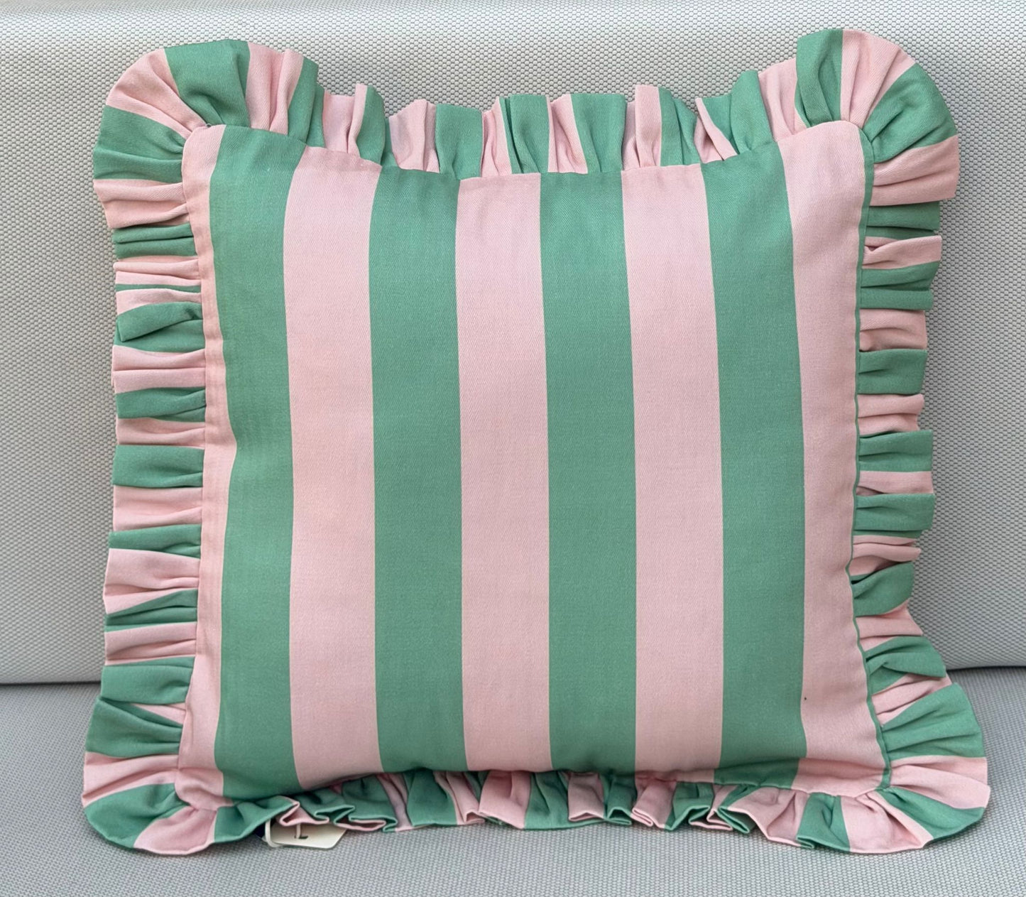 Renkli Fırfırlı Kırlent Kılıfı 50x50